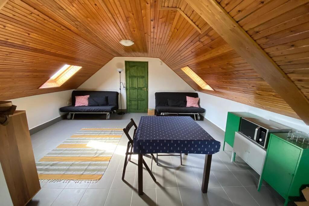 Appartamento Présház a hegytetőn Pécsely Esterno foto
